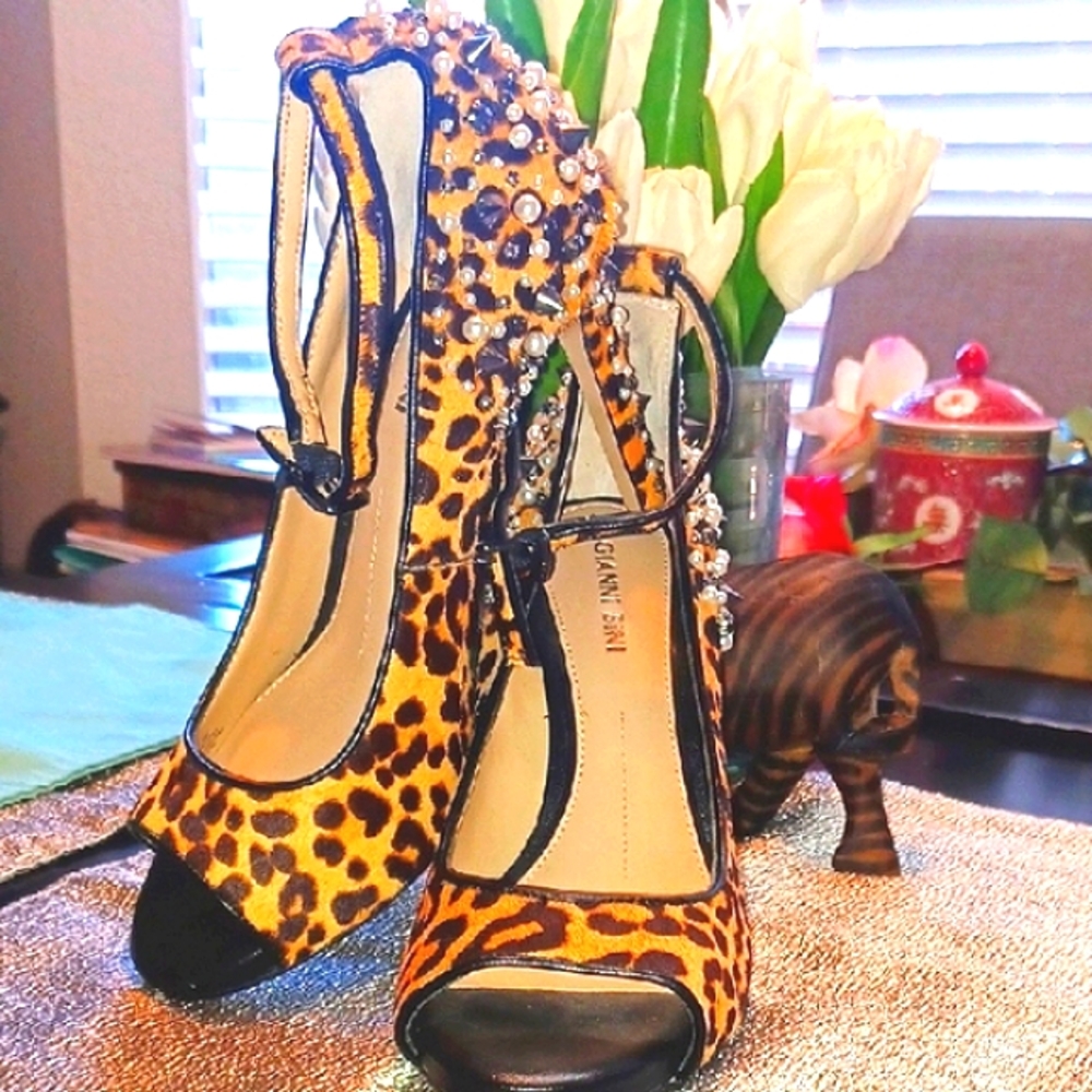 Gianni Bini Rocker Leopard Print REAL Fur Heels - Picture 2 of 5
